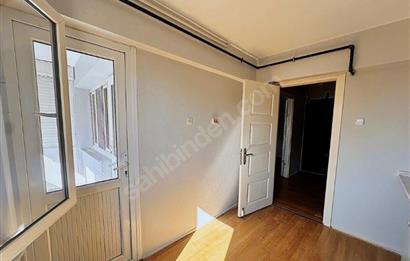 Merkezi Konumda Site İçi Ferah Otoparklı 3+1 