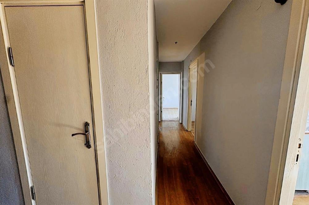 Merkezi Konumda Site İçi Ferah Otoparklı 3+1 