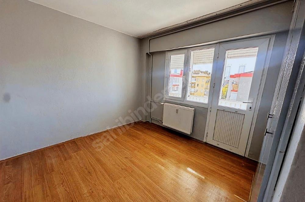 Merkezi Konumda Site İçi Ferah Otoparklı 3+1 