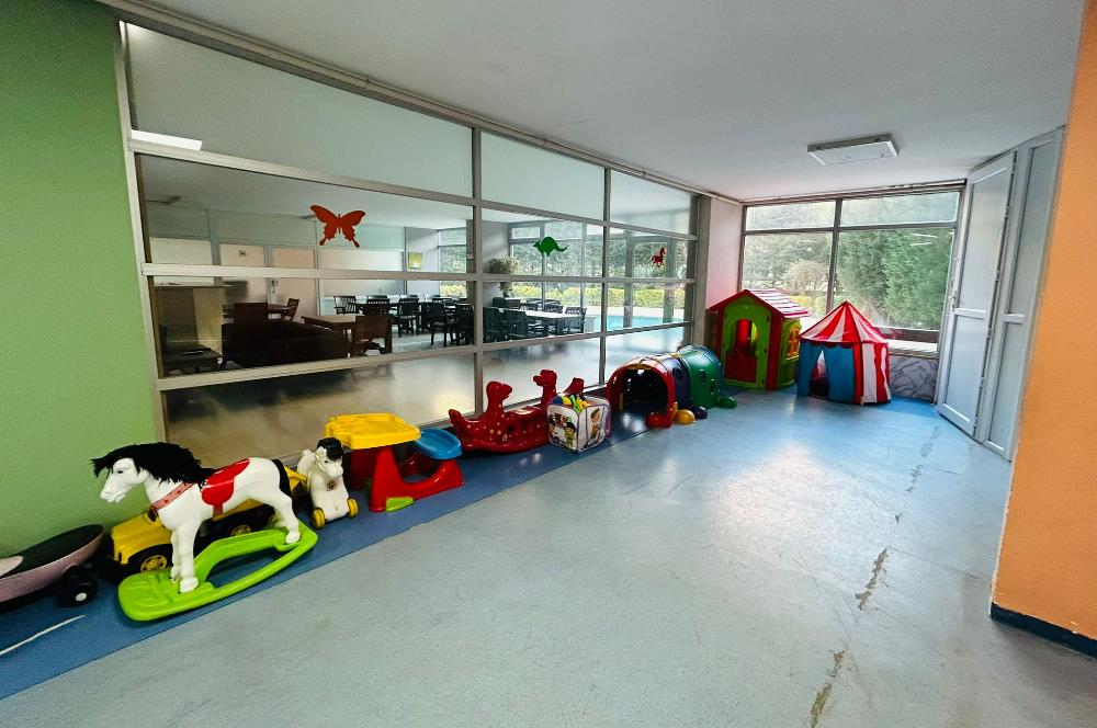 KEMER VADİ SİTESİNDE FERAH KULLANIMLI BALKONLU BEYAZ EŞYALI  1+1 DAİRE