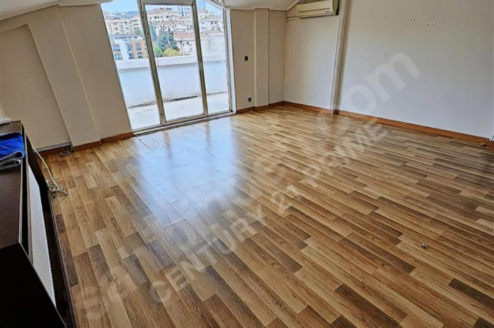 KADIKÖY- ACIBADEM E-5 CEPHELİ BAKIMLI OFİS KATI