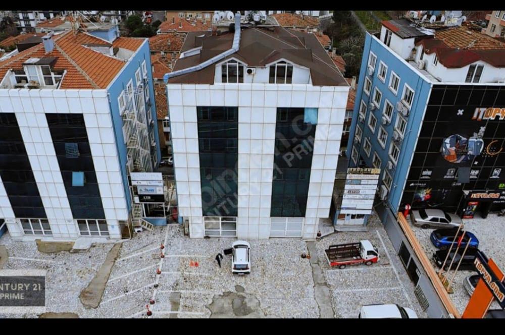 KADIKÖY- ACIBADEM E-5 CEPHELİ BAKIMLI OFİS KATI