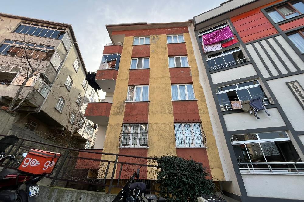 Eyüp Akşemsettin Satılık 2+1 İçi Yenilendi Fırsat Balkonlu Daire