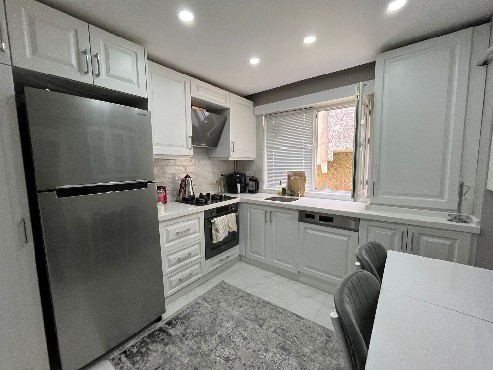 Eyüp Akşemsettin Satılık 2+1 İçi Yenilendi Fırsat Balkonlu Daire