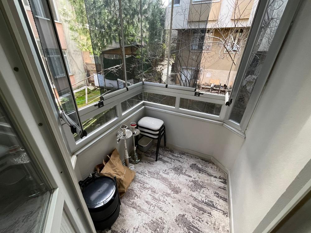 Eyüp Akşemsettin Satılık 2+1 İçi Yenilendi Fırsat Balkonlu Daire