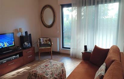 ALTINTEPE'DE MERKEZİ KONUMDA ÖN CEPHE BAHÇE MULLANIMLI 2+1