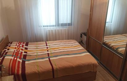 ALTINTEPE'DE MERKEZİ KONUMDA ÖN CEPHE BAHÇE MULLANIMLI 2+1