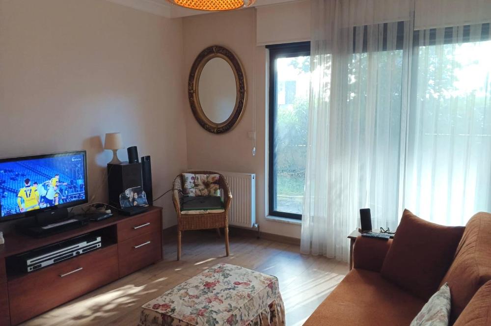 ALTINTEPE'DE MERKEZİ KONUMDA ÖN CEPHE BAHÇE MULLANIMLI 2+1