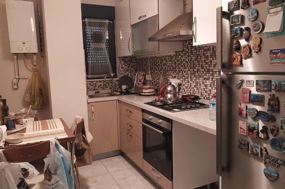 ALTINTEPE'DE MERKEZİ KONUMDA ÖN CEPHE BAHÇE MULLANIMLI 2+1