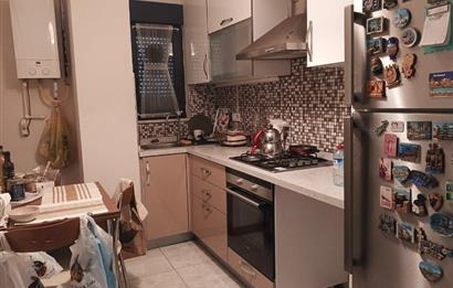 ALTINTEPE'DE MERKEZİ KONUMDA ÖN CEPHE BAHÇE MULLANIMLI 2+1