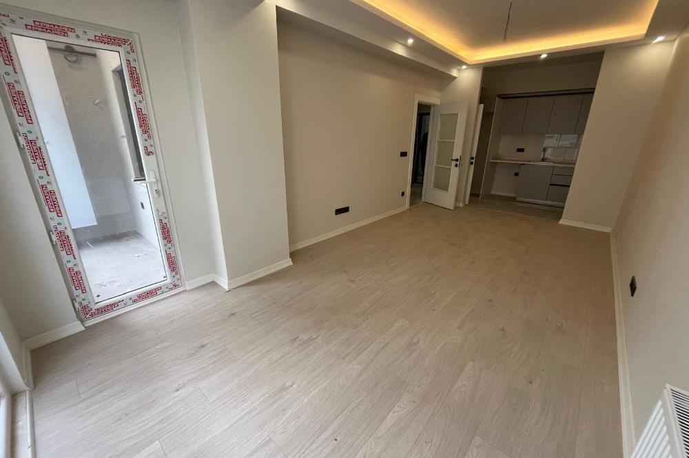 ALTINTEPE'DE 0 BİNADA BALKONLU ARA KATTA LÜX 2+1