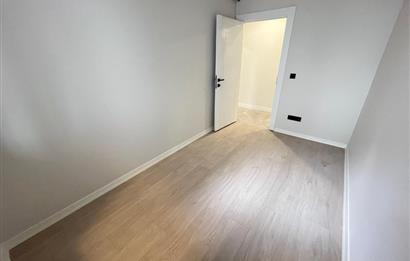 ALTINTEPE'DE 0 BİNADA BALKONLU ARA KATTA LÜX 2+1