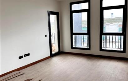 Tuzla Aydınlı TOKİ Evleri’nde 2+1 | 80 m² | Balkonlu | Kiralık