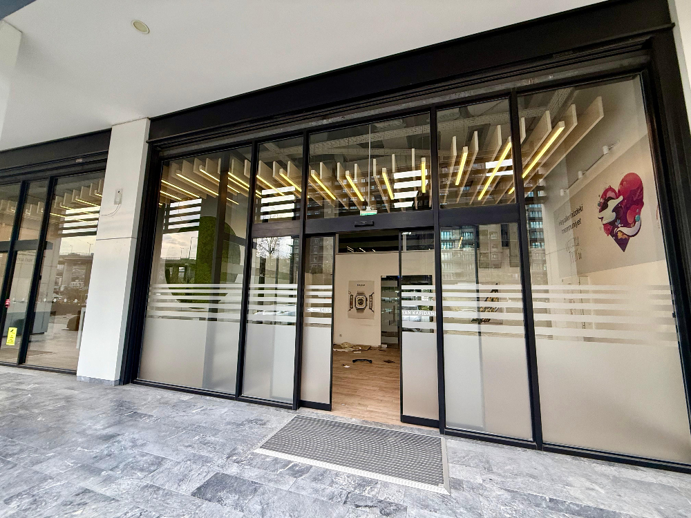 PortaVadi Satılık Dükkan 400m2 + 40m2 Tahsisli Ön Kullanım Alanı