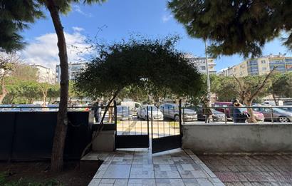 Karşıyaka Bahriye Üçok Bulvarı Üzerinde 3+1 Satılık Daire