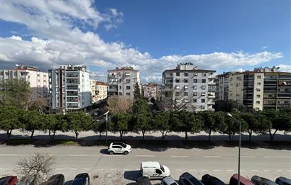 Karşıyaka Bahriye Üçok Bulvarı Üzerinde 3+1 Satılık Daire