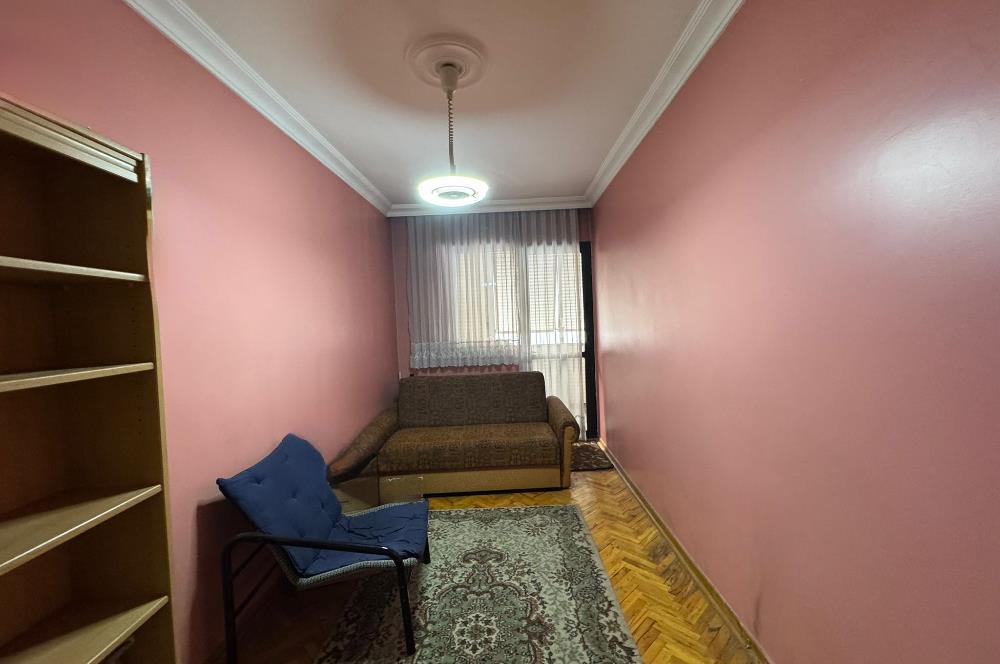 Karşıyaka Bahriye Üçok Bulvarı Üzerinde 3+1 Satılık Daire