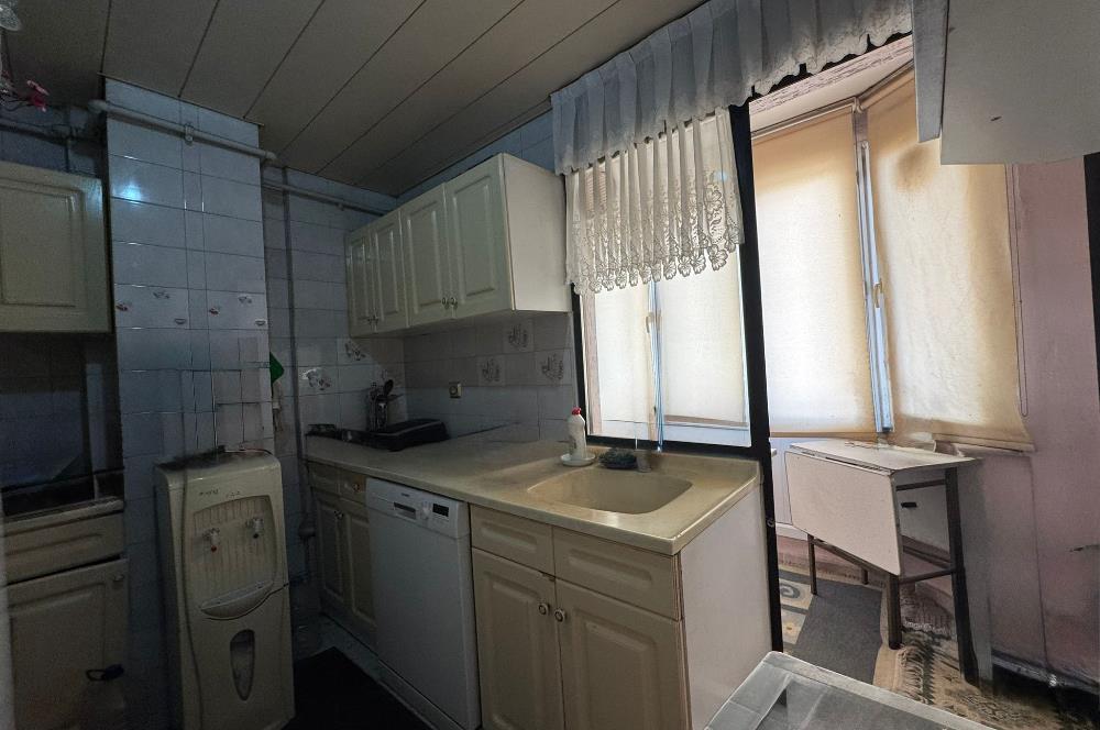 Karşıyaka Bahriye Üçok Bulvarı Üzerinde 3+1 Satılık Daire