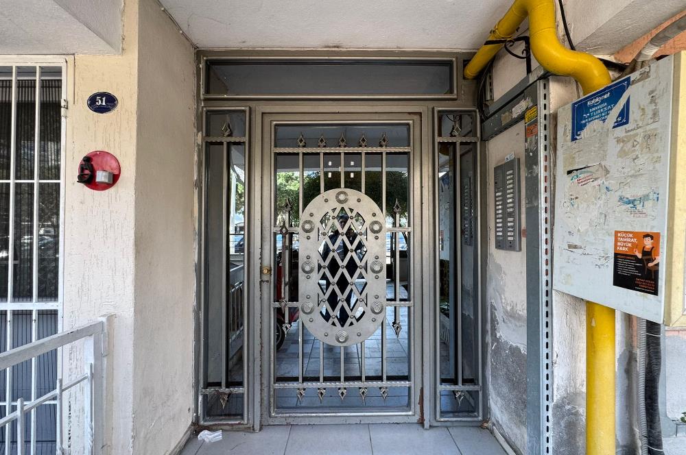 Karşıyaka Bahriye Üçok Bulvarı Üzerinde 3+1 Satılık Daire