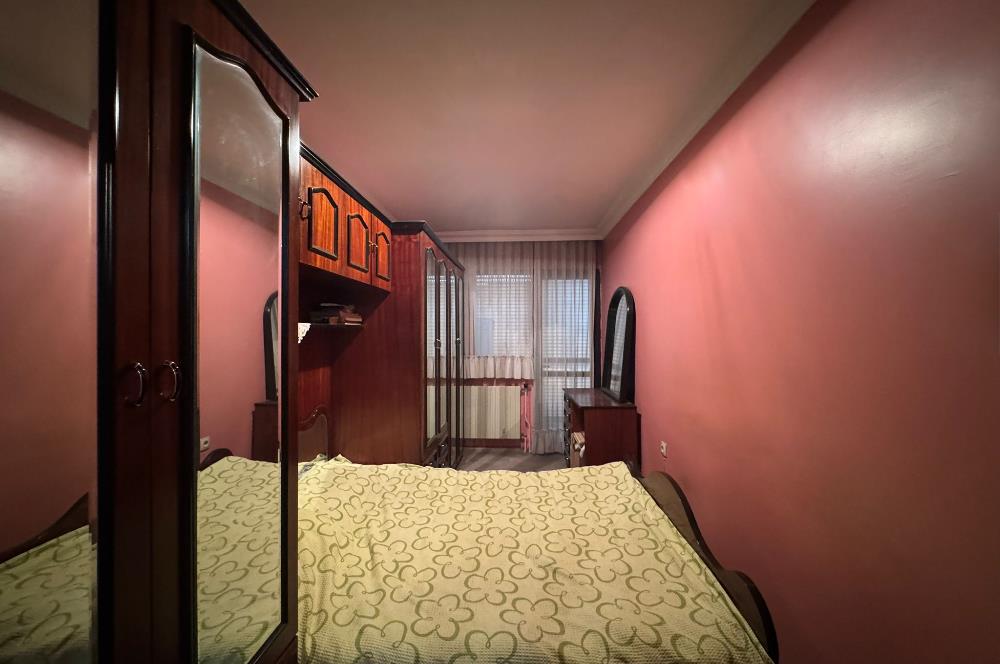 Karşıyaka Bahriye Üçok Bulvarı Üzerinde 3+1 Satılık Daire