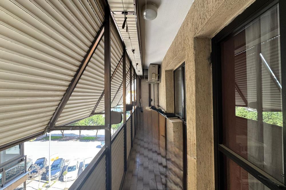 Karşıyaka Bahriye Üçok Bulvarı Üzerinde 3+1 Satılık Daire