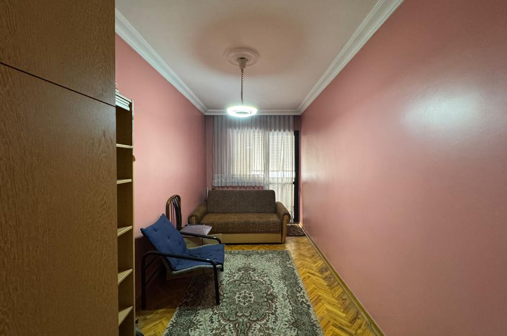 Karşıyaka Bahriye Üçok Bulvarı Üzerinde 3+1 Satılık Daire