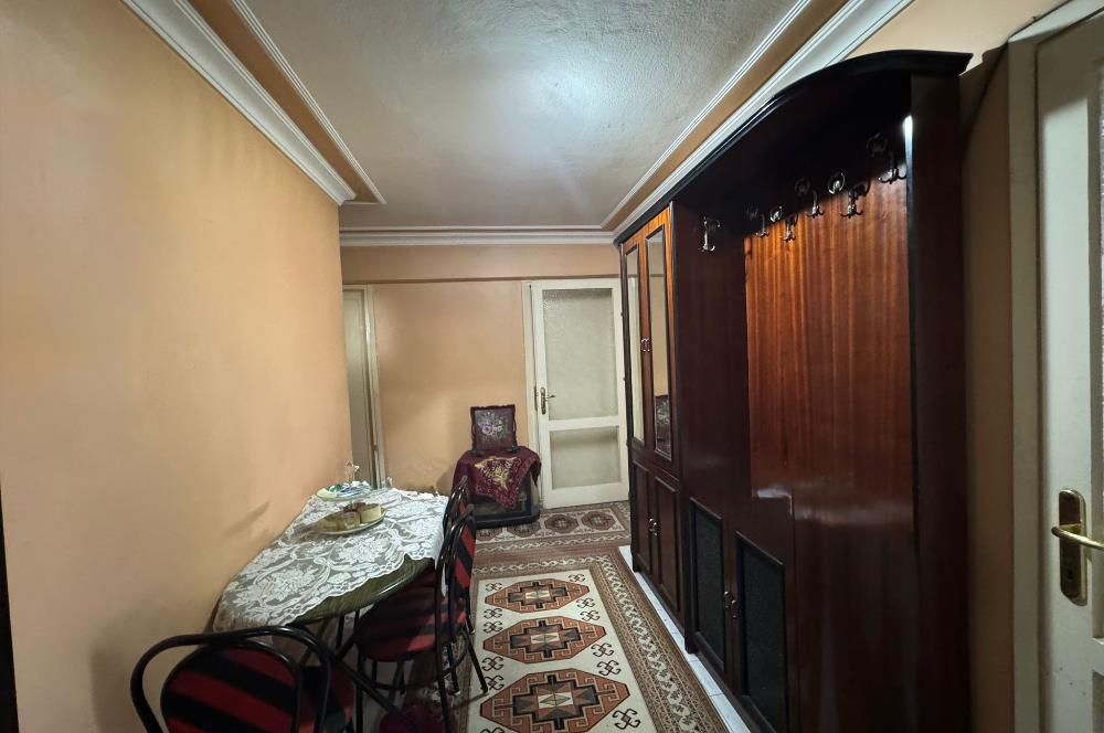 Karşıyaka Bahriye Üçok Bulvarı Üzerinde 3+1 Satılık Daire