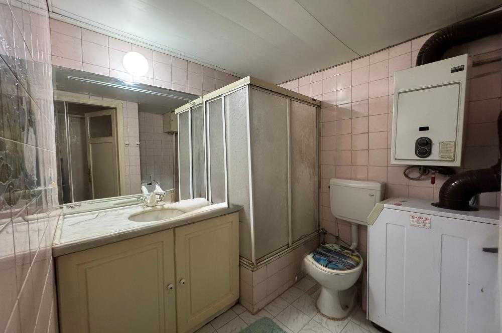 Karşıyaka Bahriye Üçok Bulvarı Üzerinde 3+1 Satılık Daire