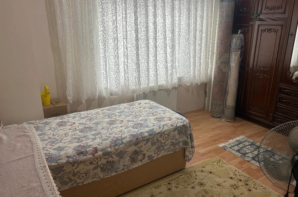 Göktürk Belediye caddesinde satılık 2+1 arakat daire