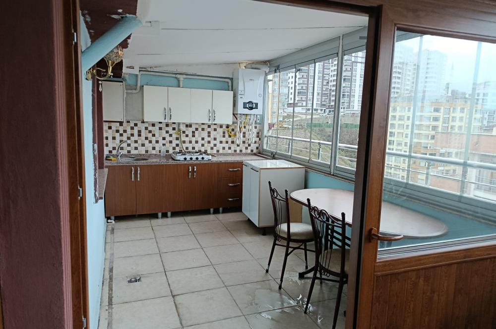 C21 UZMAN DAN YOMRA MERKEZ DE KİRALIK ÇATI KATI