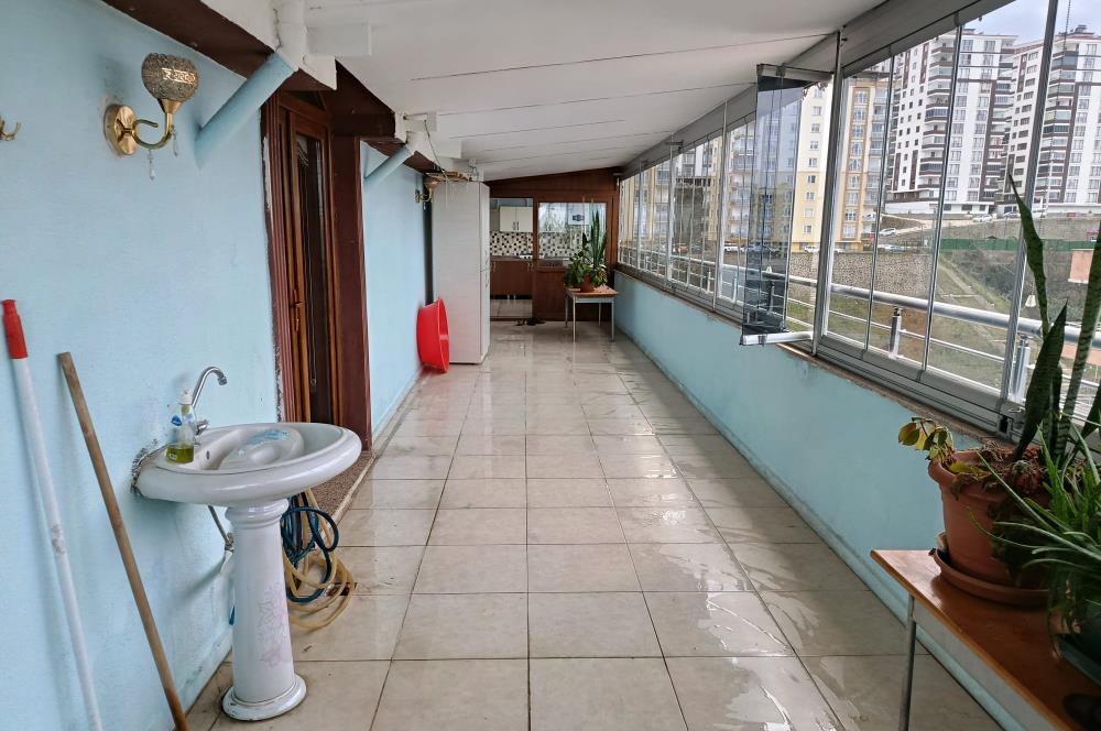 C21 UZMAN DAN YOMRA MERKEZ DE KİRALIK ÇATI KATI