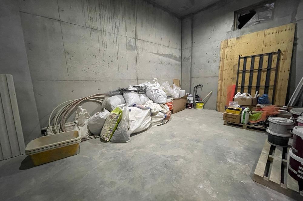 KARTAL YALI MAHALLESİ'NDE 220 m2 KULLANIM VE DEPOLU SIFIR DÜKKAN