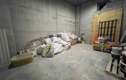 KARTAL YALI MAHALLESİ'NDE 220 m2 KULLANIM VE DEPOLU SIFIR DÜKKAN