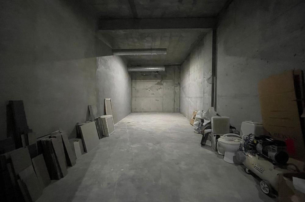 KARTAL YALI MAHALLESİ'NDE 220 m2 KULLANIM VE DEPOLU SIFIR DÜKKAN