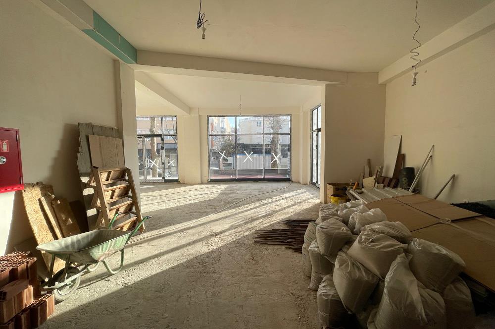 KARTAL YALI MAHALLESİ'NDE 220 m2 KULLANIM VE DEPOLU SIFIR DÜKKAN