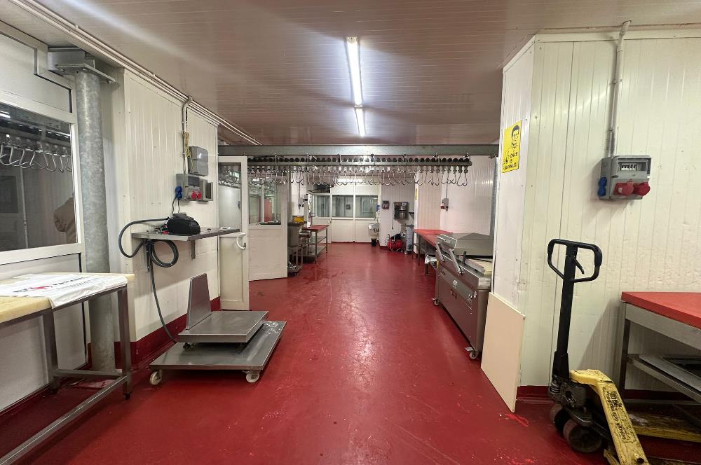 PENDİK ESENLER MAHALLESİ'NDE 505 m2 NET CEPHESİ AÇIK DÜKKAN