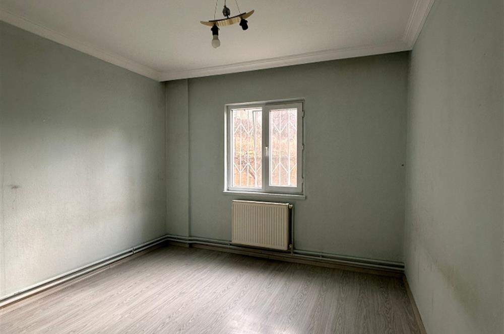 BAHÇELİEVLER MAH. BAHÇE KATI ÜNİVERSİTEYE YAKIN SATILIK DAİRE