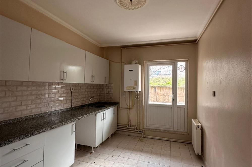 BAHÇELİEVLER MAH. BAHÇE KATI ÜNİVERSİTEYE YAKIN SATILIK DAİRE