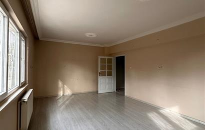 BAHÇELİEVLER MAH. BAHÇE KATI ÜNİVERSİTEYE YAKIN SATILIK DAİRE