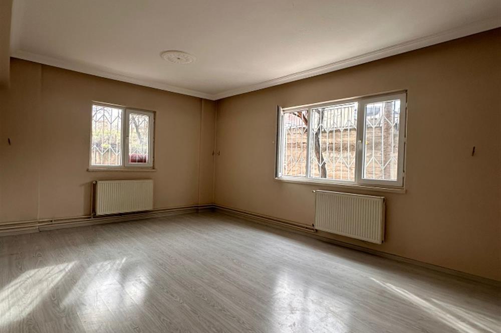 BAHÇELİEVLER MAH. BAHÇE KATI ÜNİVERSİTEYE YAKIN SATILIK DAİRE