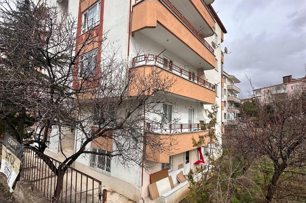 BAHÇELİEVLER MAH. BAHÇE KATI ÜNİVERSİTEYE YAKIN SATILIK DAİRE