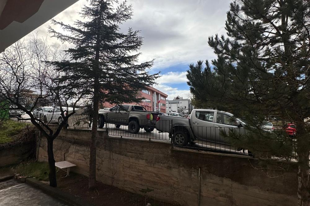 BAHÇELİEVLER MAH. BAHÇE KATI ÜNİVERSİTEYE YAKIN SATILIK DAİRE