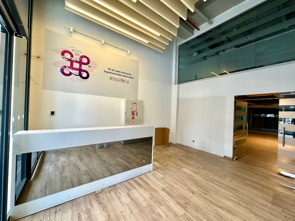 PortaVadi Satılık Dükkan 400m2 + 40m2 Tahsisli Ön Kullanım Alanı