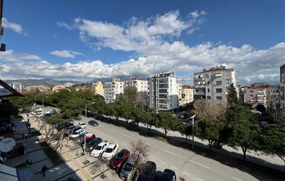 Karşıyaka Bahriye Üçok Bulvarı Üzerinde 3+1 Satılık Daire