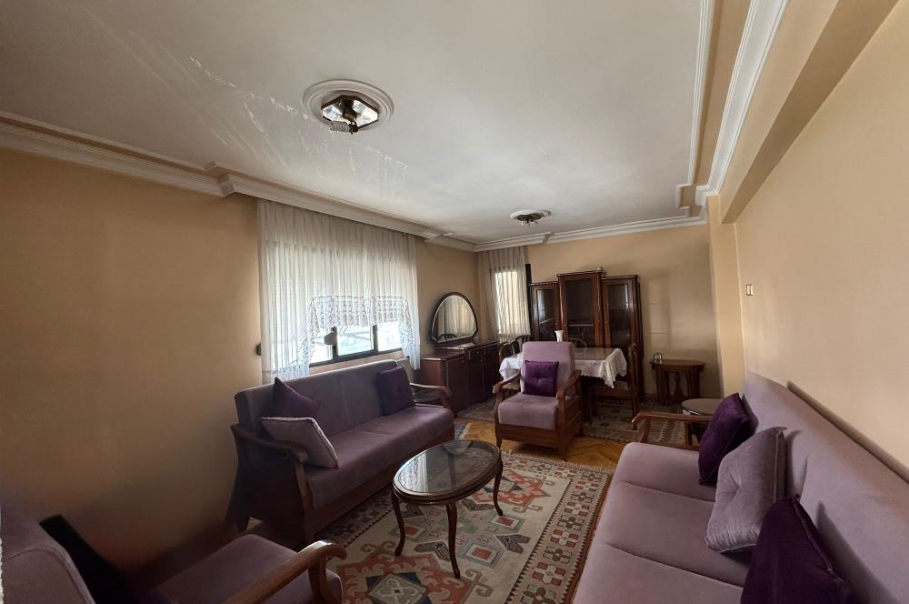 Karşıyaka Bahriye Üçok Bulvarı Üzerinde 3+1 Satılık Daire