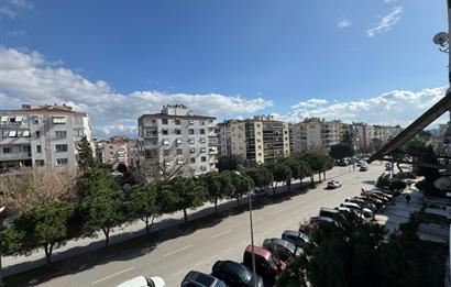 Karşıyaka Bahriye Üçok Bulvarı Üzerinde 3+1 Satılık Daire