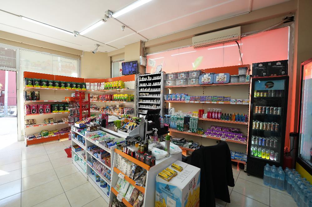 Gemlik'te Orhangazi Caddesinde Devren Kiralık Market