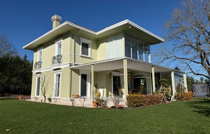 Enka Country'de Satılık 6+1 Tripleks Villa - Özel Dekorasyonlu