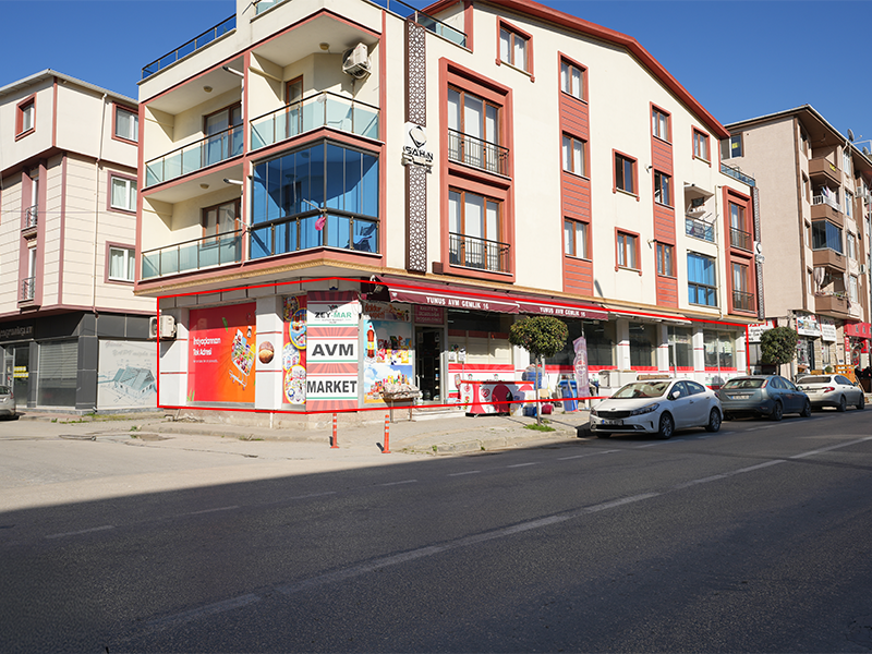 Gemlik'te Orhangazi Caddesinde Devren Kiralık Market