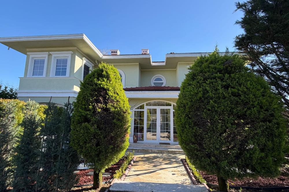 Enka Country'de Satılık 6+1 Tripleks Villa - Özel Dekorasyonlu